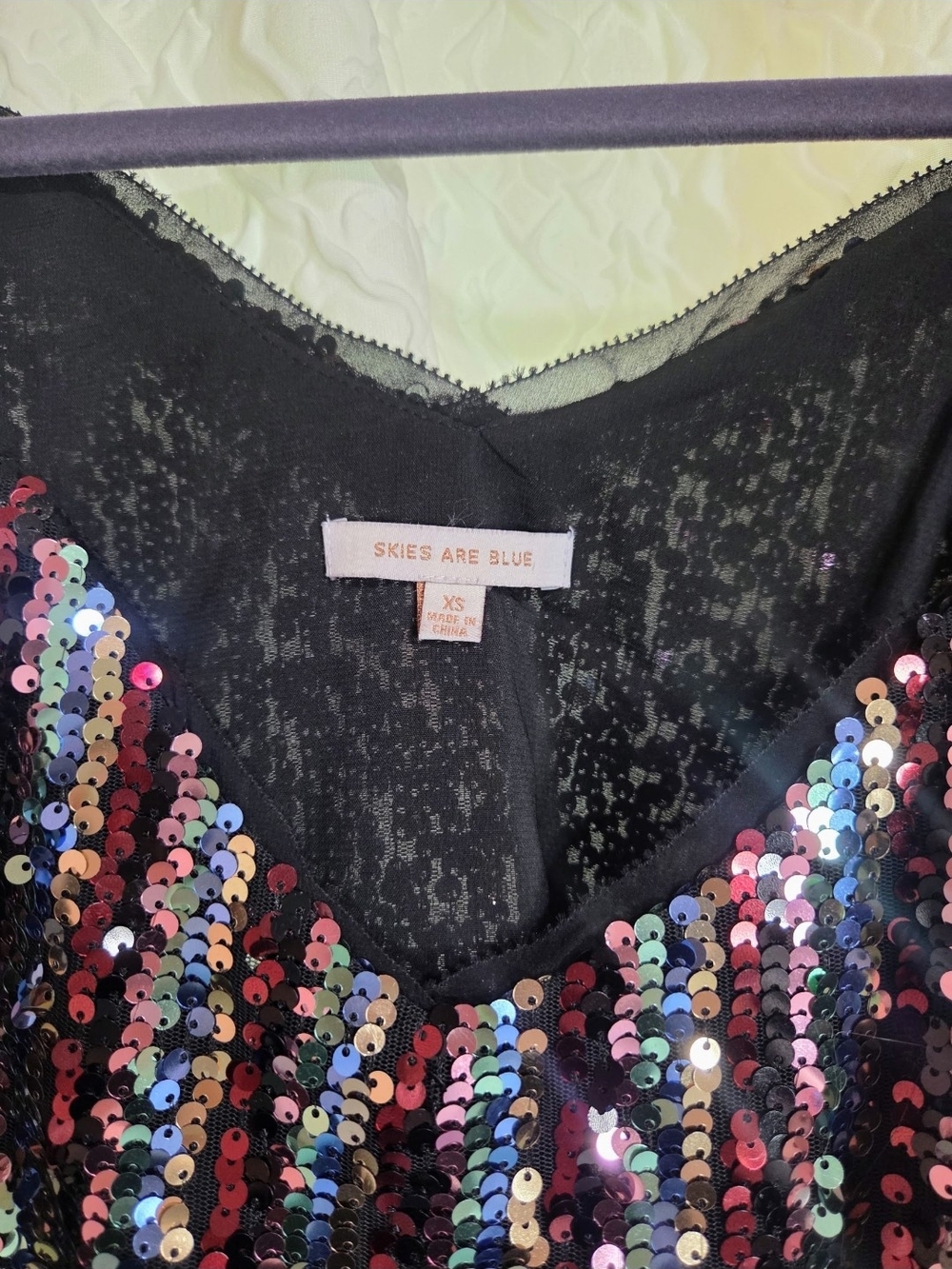 Y2K Skies Are Blue Black Multicolor Sequin V-Neck Cami Tank Fun Festive - Picture 2 of 7